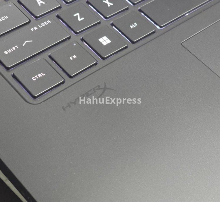 HP OMEN 17 (Ryzen 8000 Series)