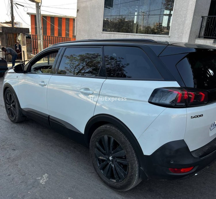 🚙 Peugeot 5008 (2022) Review: A Stylish 7-Seater SUV Worth Considering in 2026