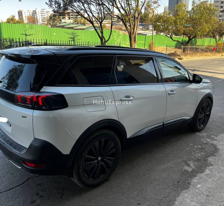 🚙 Peugeot 5008 (2022) Review: A Stylish 7-Seater SUV Worth Considering in 2026