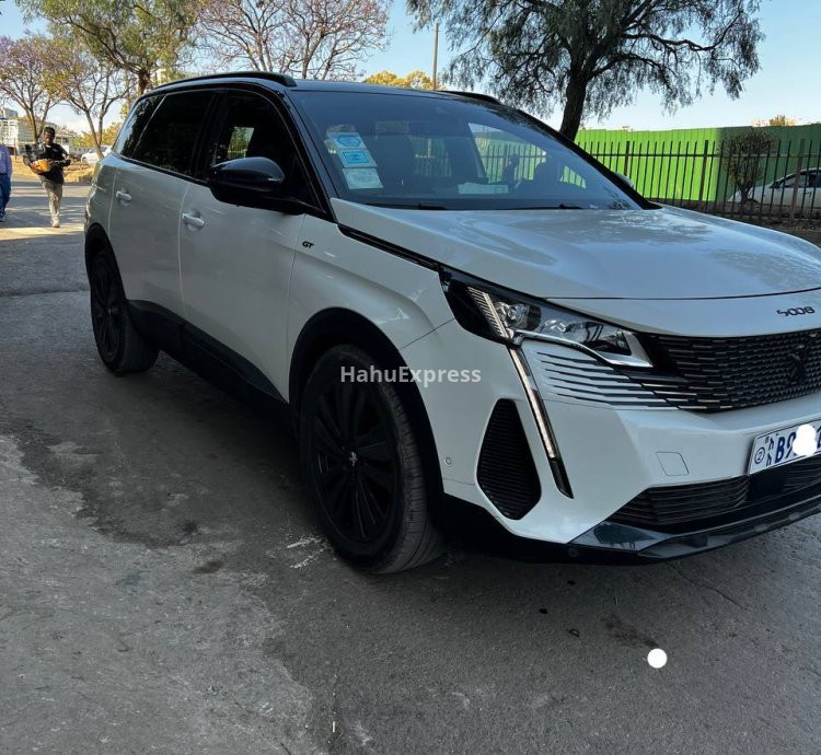 🚙 Peugeot 5008 (2022) Review: A Stylish 7-Seater SUV Worth Considering in 2026