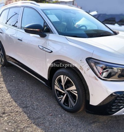 ⚡ Volkswagen ID.6 Crozz PRO (2024) Review: A Modern Electric SUV Experience 7