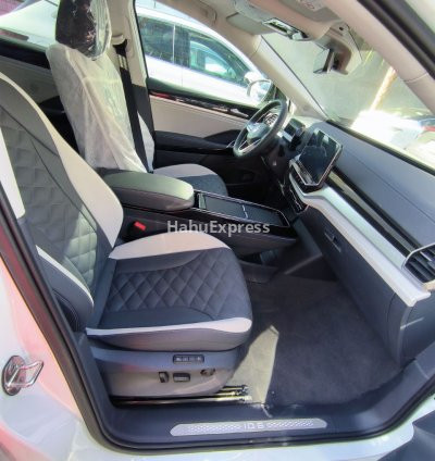 ⚡ Volkswagen ID.6 Crozz PRO (2024) Review: A Modern Electric SUV Experience 5