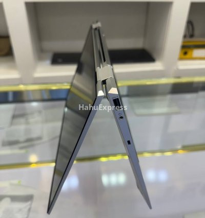 HP EliteBook x360 1040 G8 Review: A Premium Business Laptop for Professionals 4