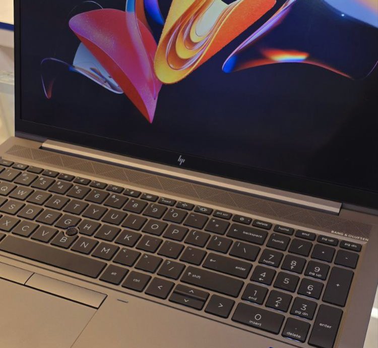 HP ZBook Firefly G8 Review: A Mobile Workstation for Professional Workflows