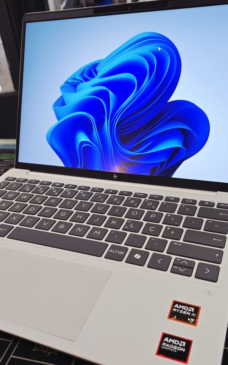 HP OmniBook 7 Aero 13 Review: Ultra-Light Power Meets AI Performance