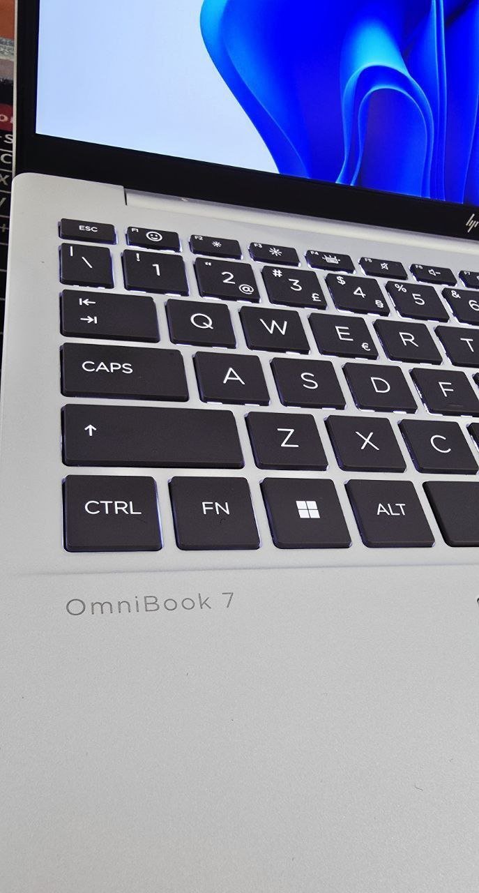 HP OmniBook 7 Aero 13 Review: Ultra-Light Power Meets AI Performance