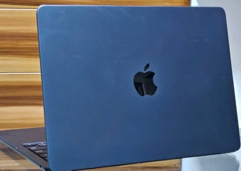 MacBook Air (M4, 2025) Review: Ultra-Thin Power with Next-Gen Performance 4