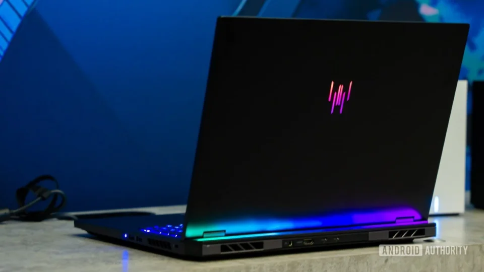 Acer Predator Helios 18 (2024) Review: Elite Gaming Beast with RTX 4080
