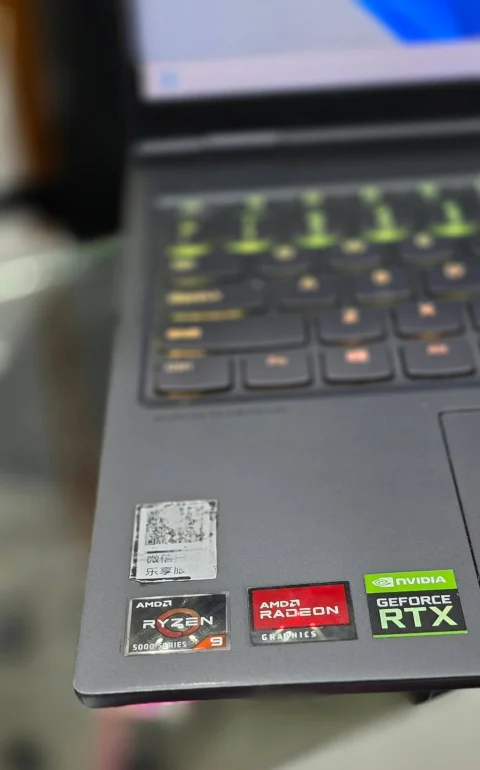 GAMING LAPTOP  LENOVO LEGION R9000