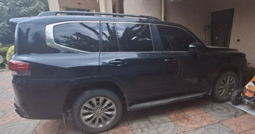 Toyota   Model:Land Cruiser V6 VXR